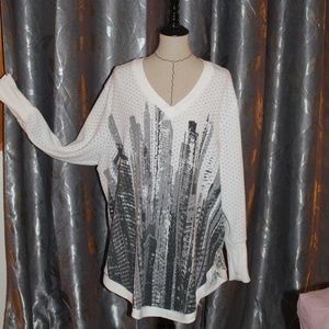 Skyline Scoop Botom Sweater